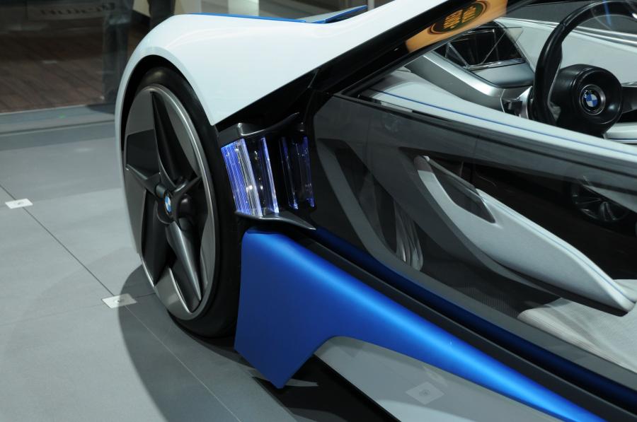  BMW Vision EfficientDynamics Concept 2009 года  (фото 141 из 206)